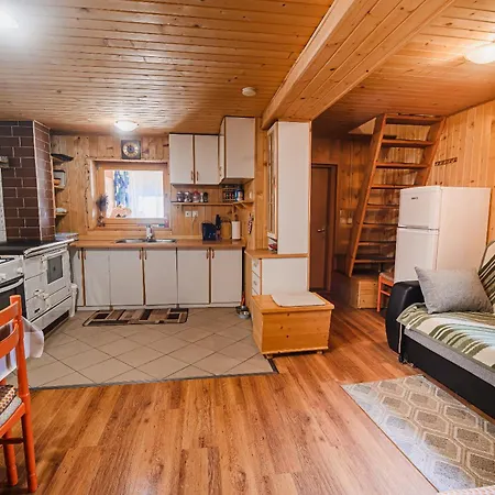 Of Rising Sun בקתה *