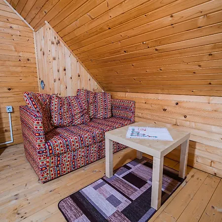 Of Rising Sun בקתה