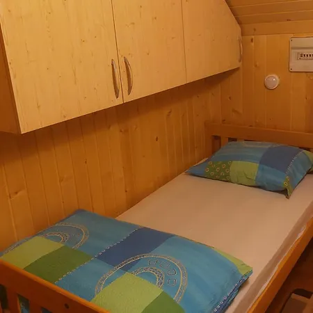 Of Rising Sun בקתה *